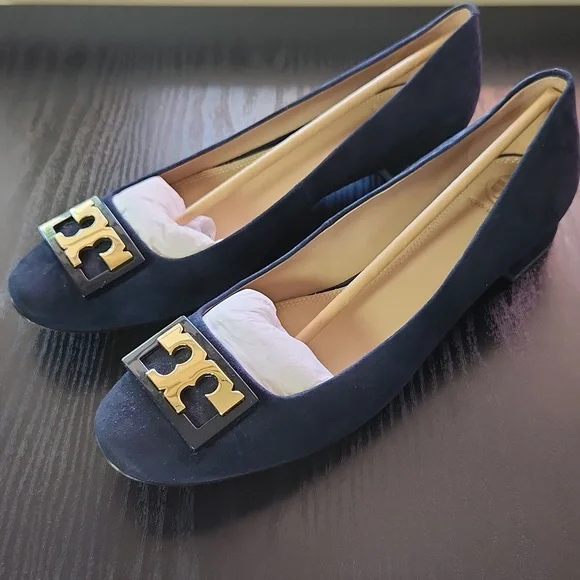 Tory Burch Navy Blue Suede Flats with Gold Logo - Picture 2 of 12